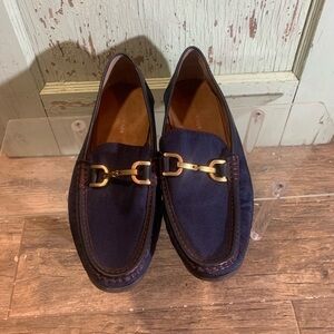 Men’s Donald Pliner Navy Blue Loafer size 9 w gold chain embellishment